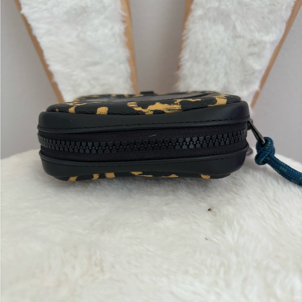 COACH x DISNEY collab Dumbo belt bag zipper pouch - Picture 4 of 4